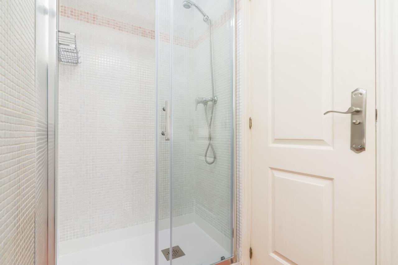 Precioso Apartamento Con Habitacion Separada En Centro Historico De Málaga Kültér fotó