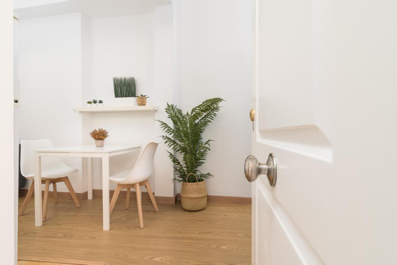 Precioso Apartamento Con Habitacion Separada En Centro Historico De Málaga Kültér fotó