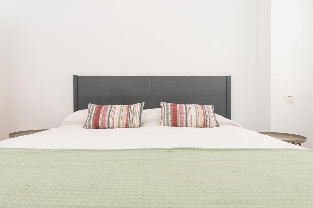 Precioso Apartamento Con Habitacion Separada En Centro Historico De Málaga Kültér fotó